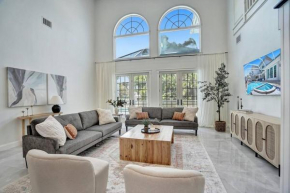 Historic Hollywood Mansion 5 Minutes to the Beach